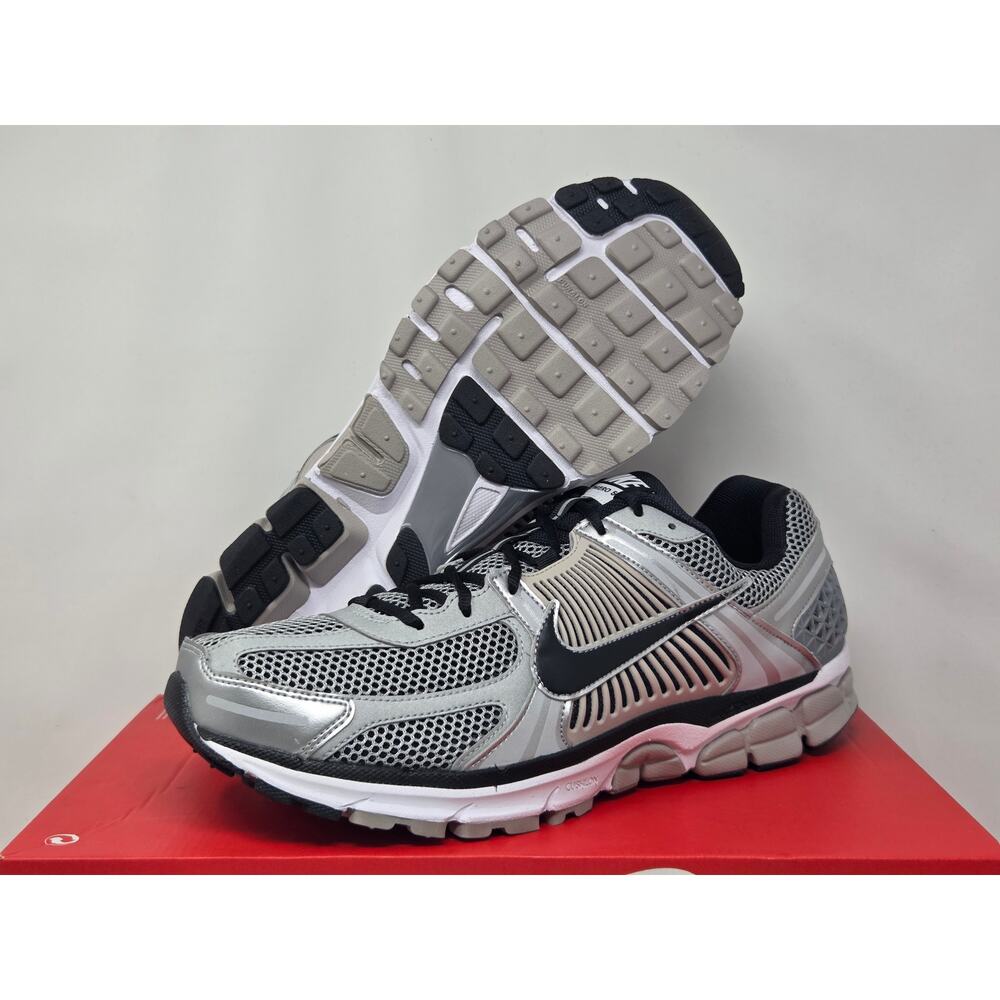 DS Nike Zoom Vomero 5 COLLEGE GREY FJ4151-007